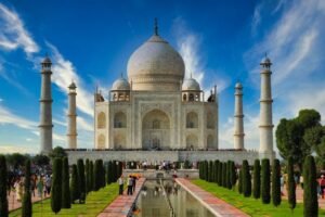 Taj Mahal, Agra Fort, Fatehpur Sikri & Drive to Jaipur
