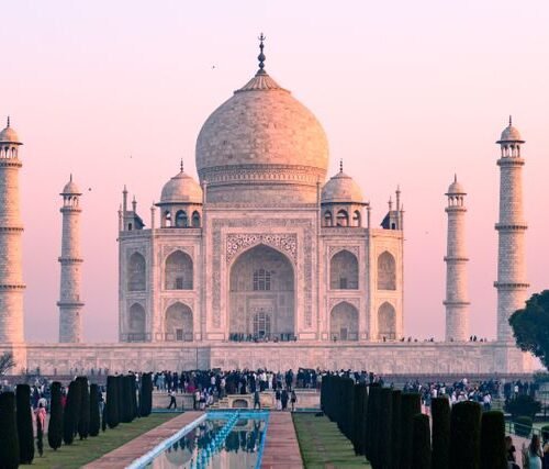 Luxury Taj Mahal Tour from Delhi by AC Car